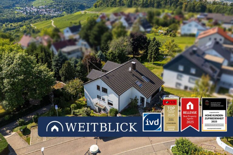 WEITBLICK: Zweifamilienhaus mit viel Raum für Ihre Ideen!